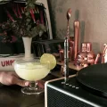 DynaVap UniDyn – device next to a cocktail at the bar